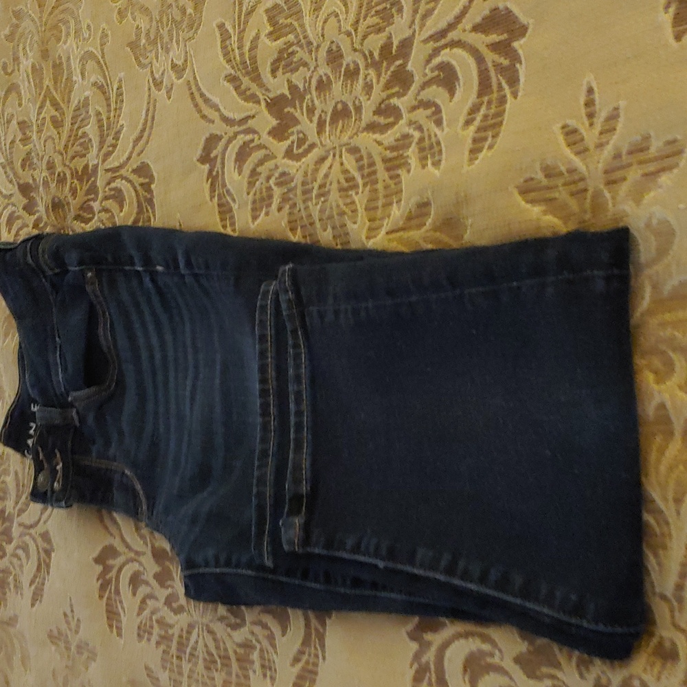 American Eagle Artist Crop